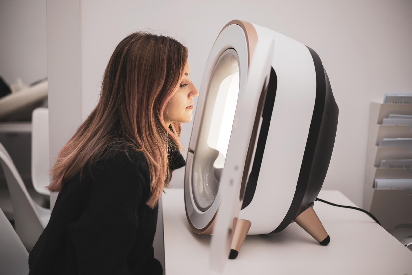 Advanced skin analysis diagnostic machine assessing hydration, pigmentation, texture, pores, and early signs of aging