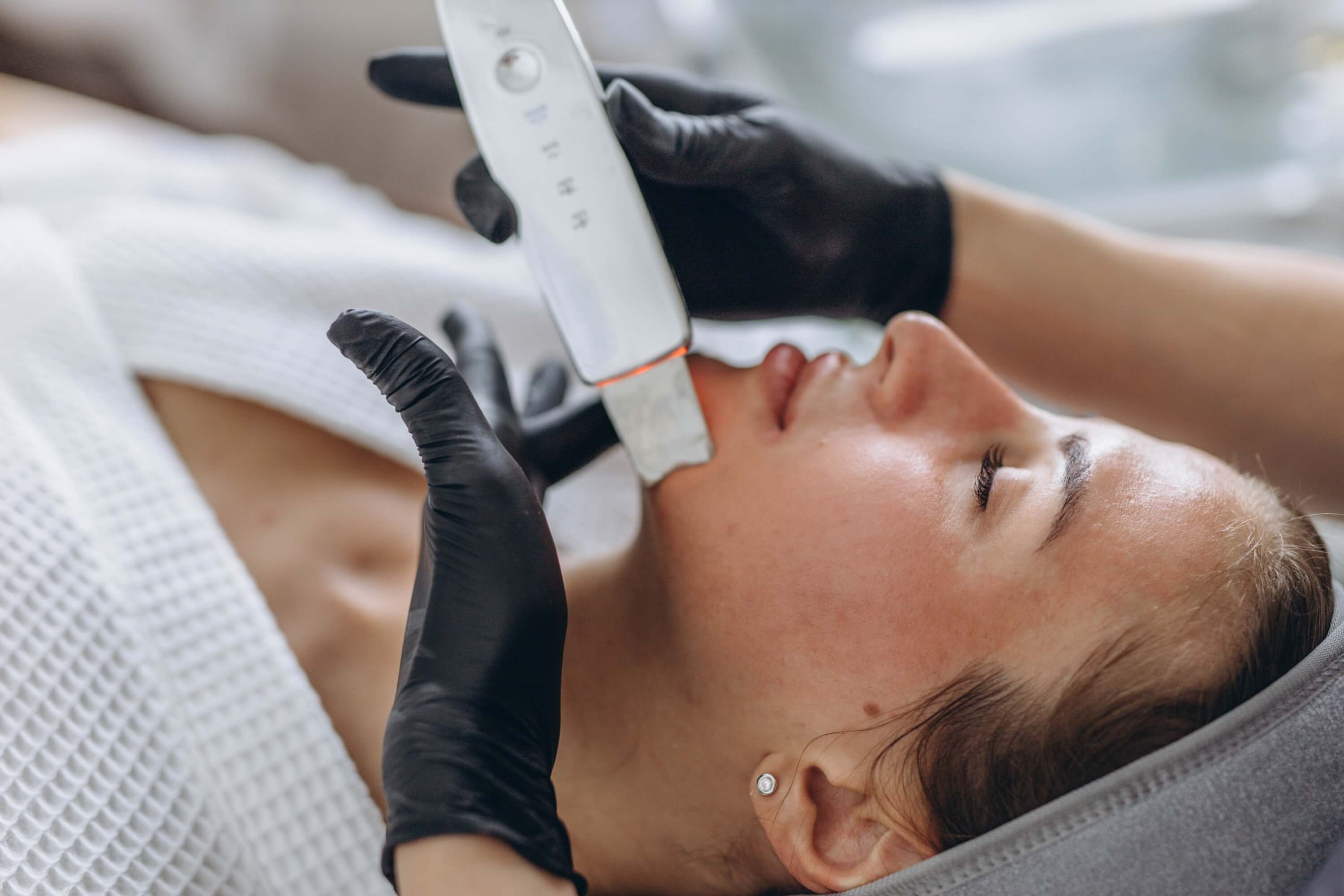 Vital Glow professional deep cleansing facial treatment for radiant and clearer skin